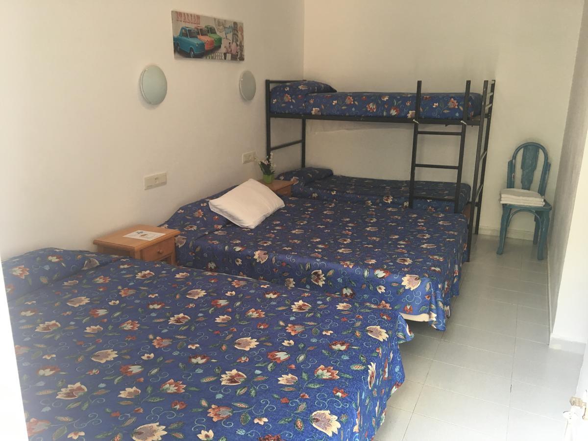 Hostal Univers Calella Exterior photo