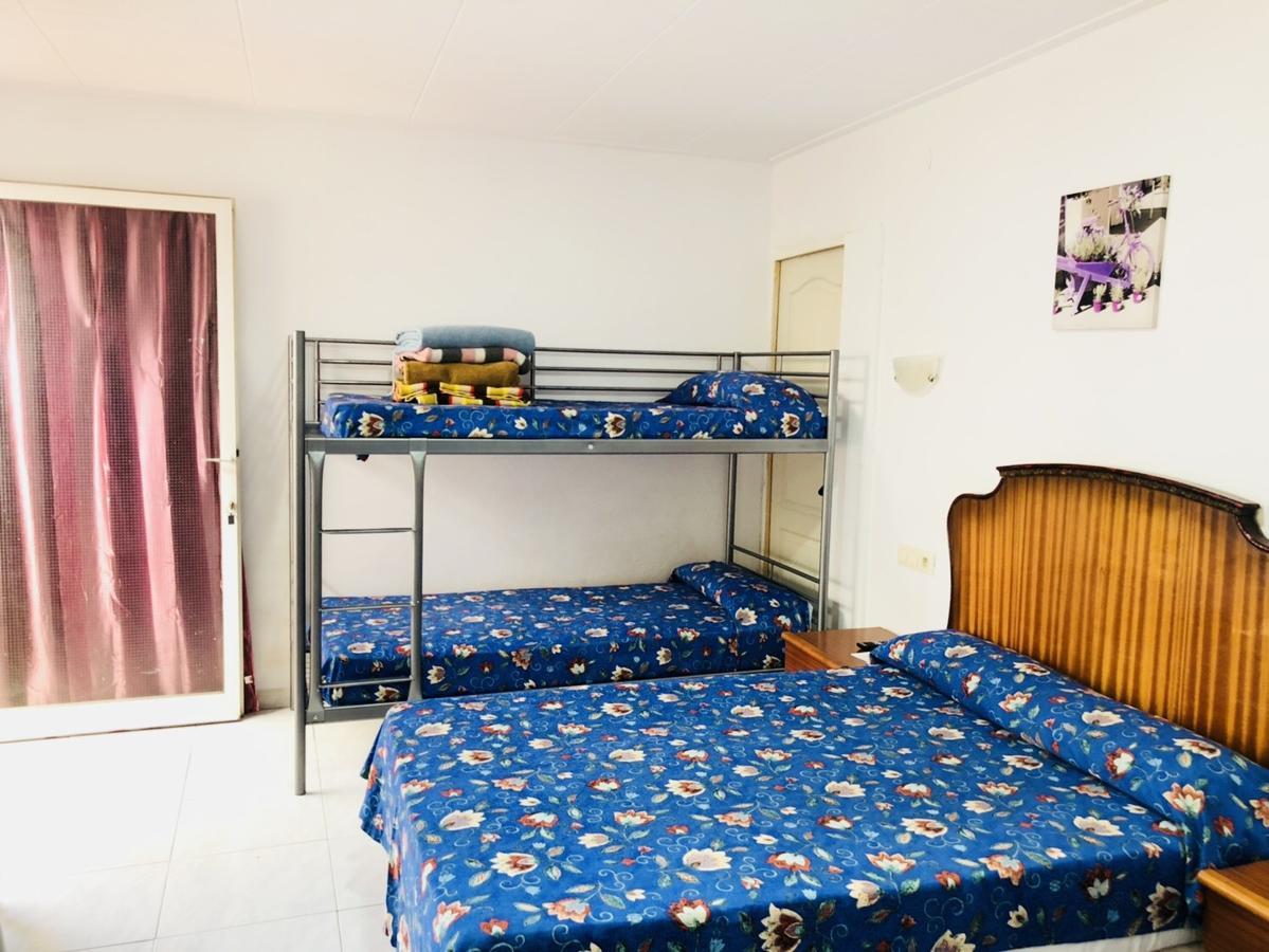 Hostal Univers Calella Exterior photo