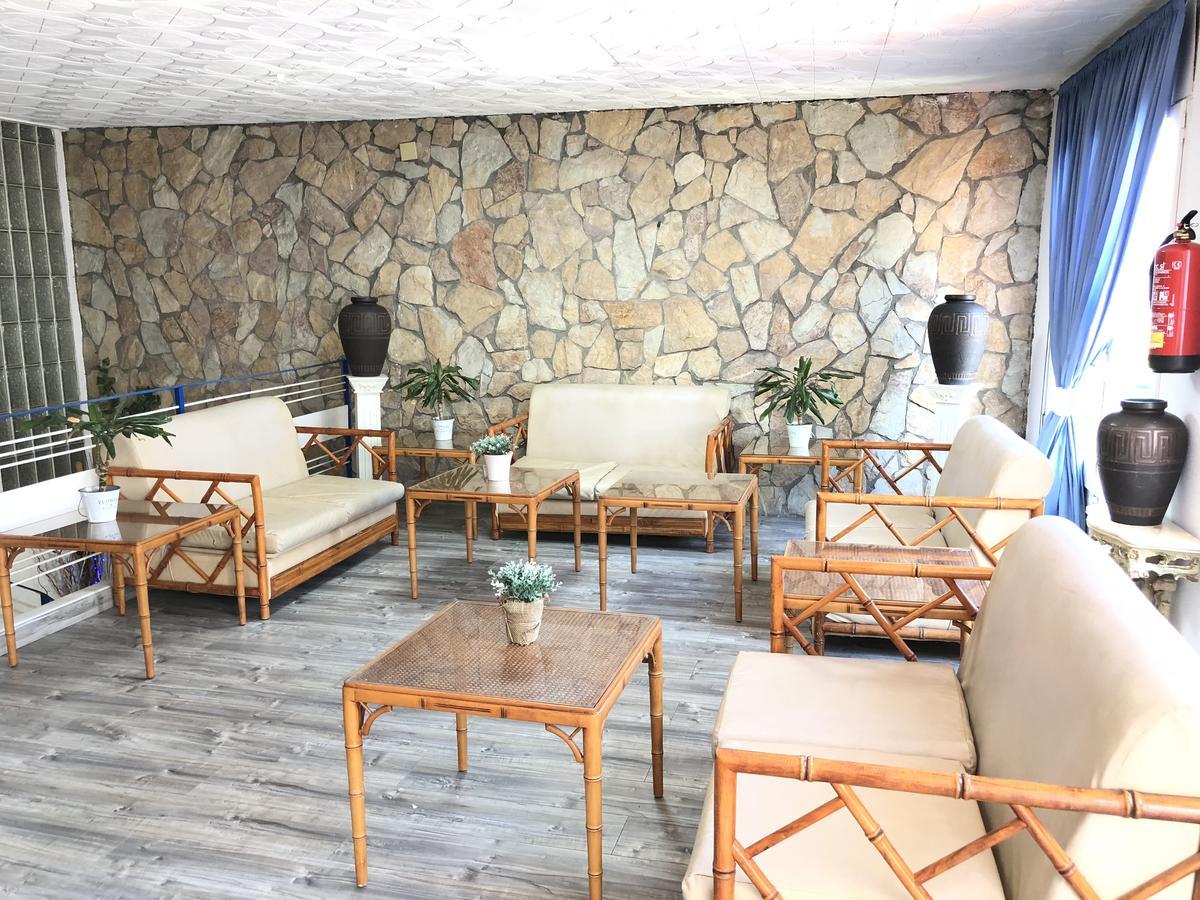 Hostal Univers Calella Exterior photo