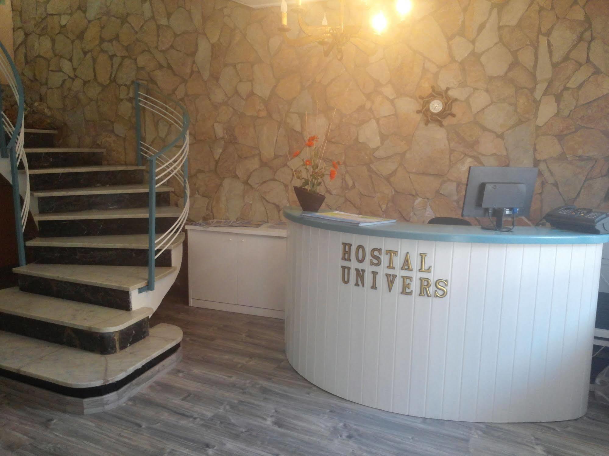 Hostal Univers Calella Exterior photo