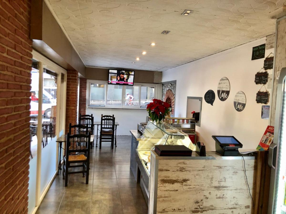 Hostal Univers Calella Exterior photo